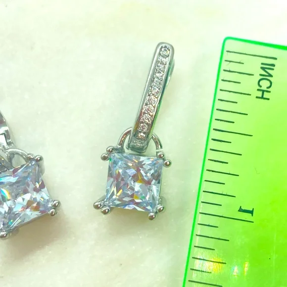 🌟 Big Crystal Sterling Silver Earrings - Picture 4 of 4
